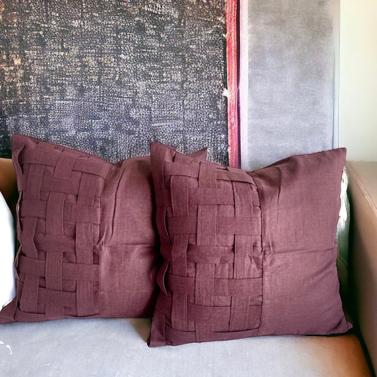 100% linen 45*45cm Back zipper closure Sold per piece Pillow insert sold separately Made in India Maroon