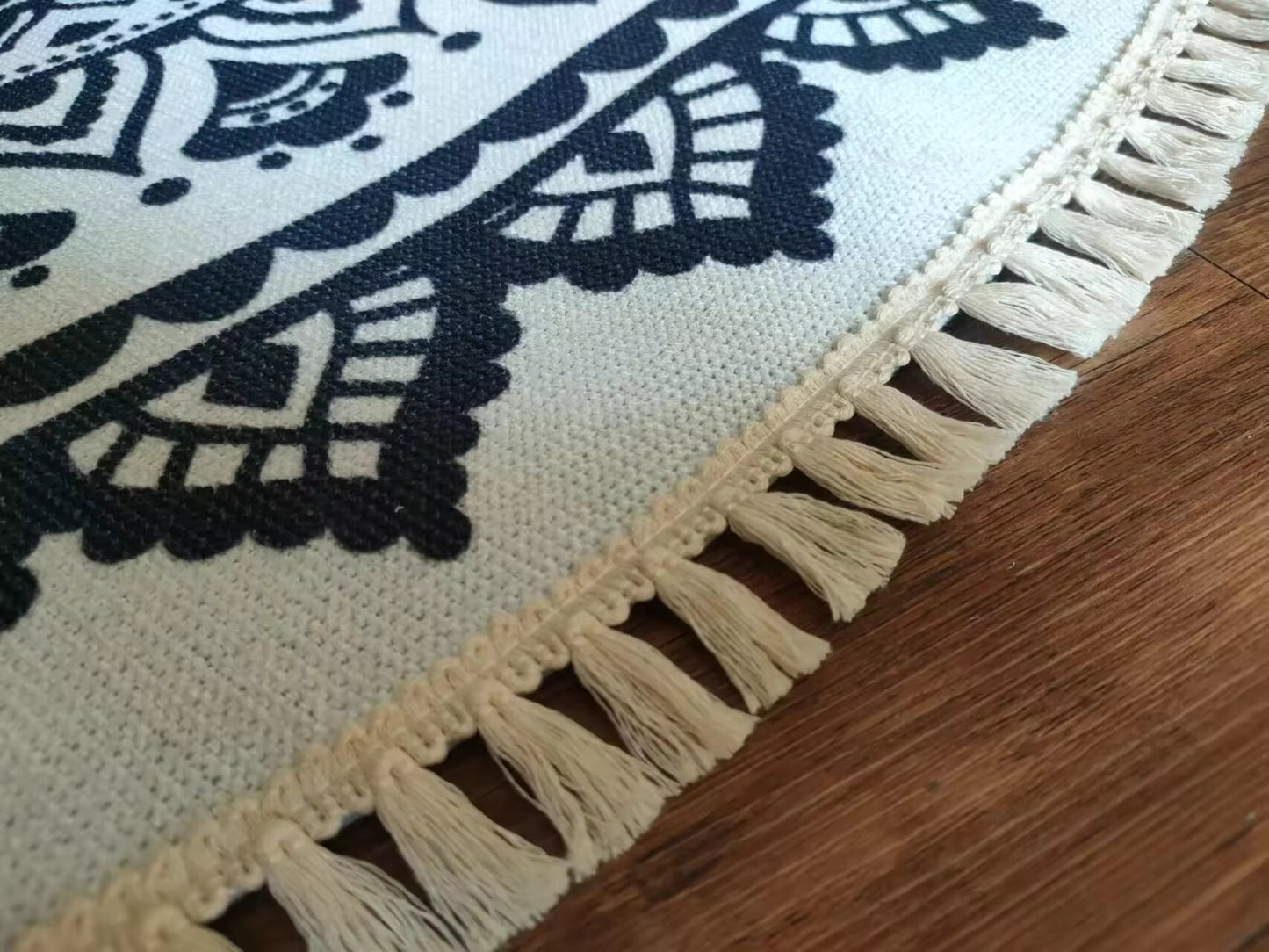 Victoria Area Rug Round