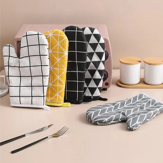Sacha Patterned Grey Oven Mitts