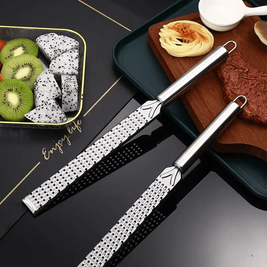 Stainless steel long handle cheese Grater Cheese baking cheese grater Lemon zest grater Kitchen gadget